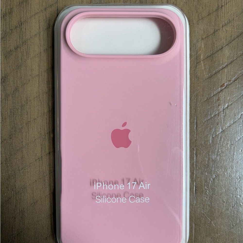 Apple iPhone 17 Air Pink Silicone Cover